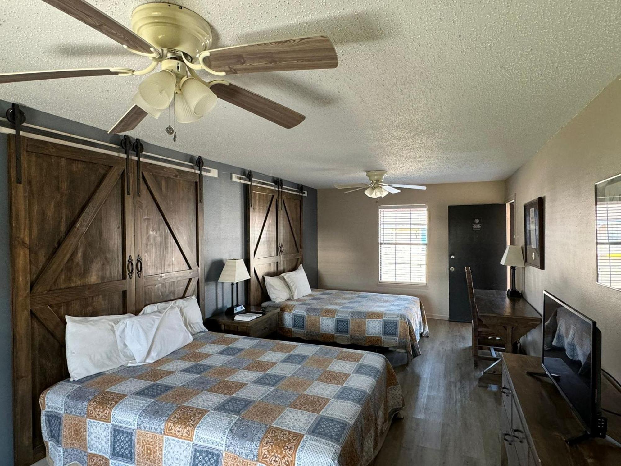 Pilot Point Four Horsemen Motel מראה חיצוני תמונה