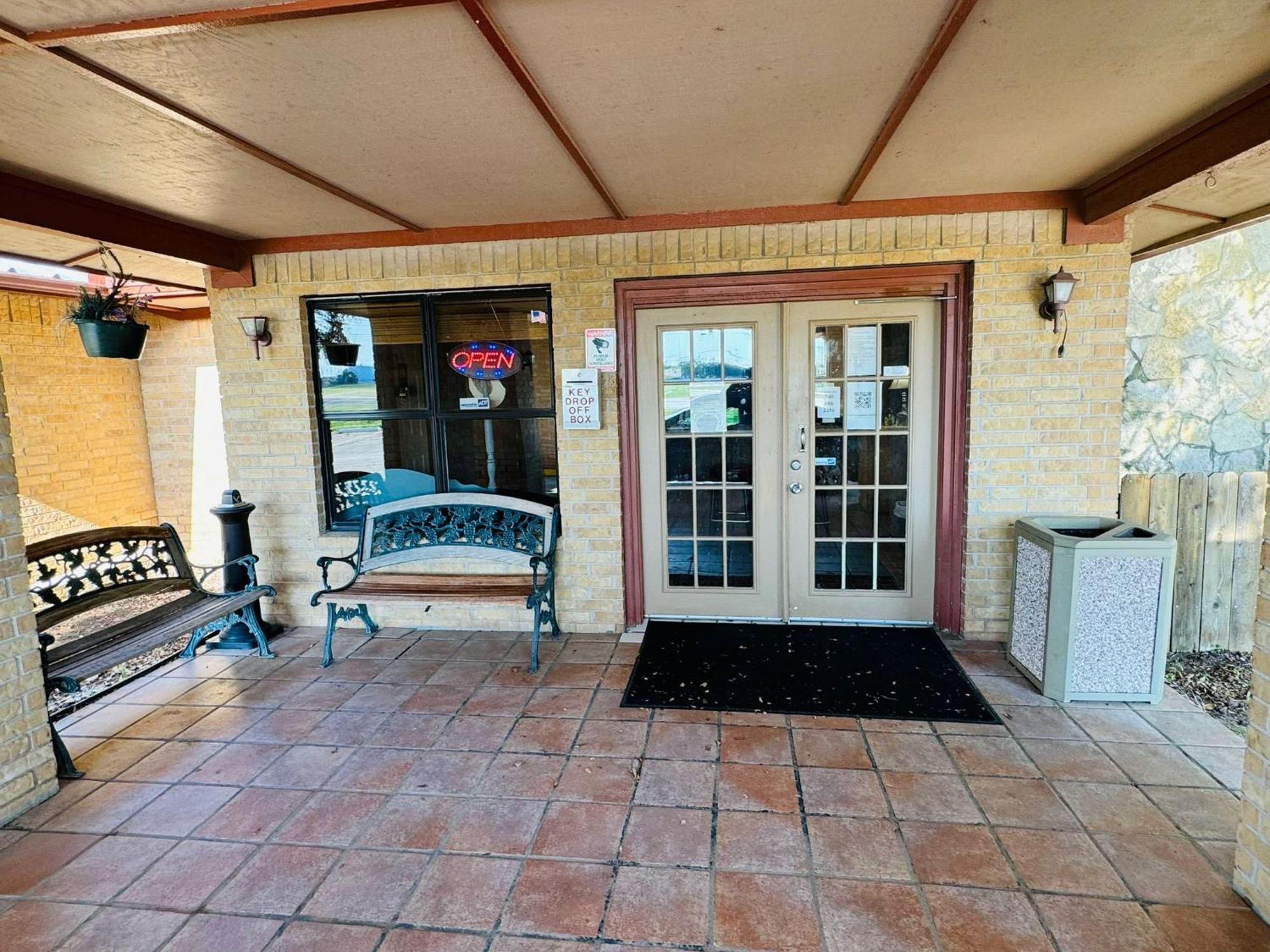 Pilot Point Four Horsemen Motel מראה חיצוני תמונה